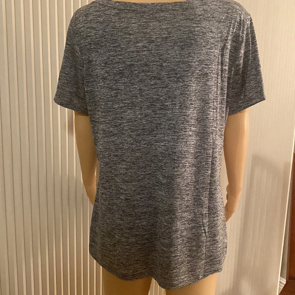 YOGO Athletica Top size L 100% polyester New without tags gray heather - Picture 3 of 7